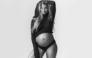  Ciara pregnant with một giây child
