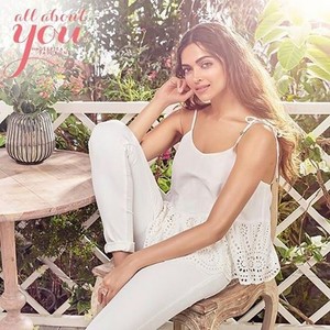  Deepika Padukone for All About bạn