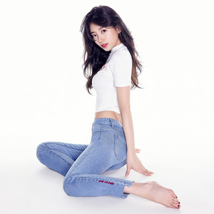  Suzy for GUESS