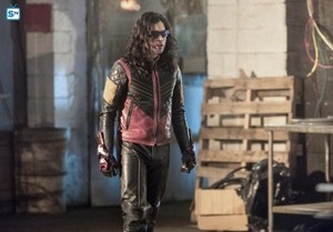  The Flash - Episode 3.20 - I Know Who 你 Are - Promo Pics