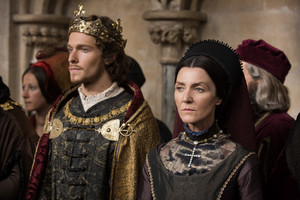  The White Princess "In 침대 with the Enemy" (1x01) promotional picture