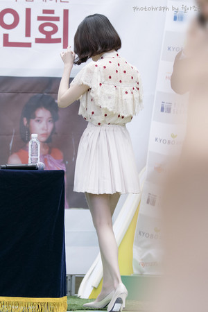  20170507 IU（アイユー） Palette Fansign at Time Square