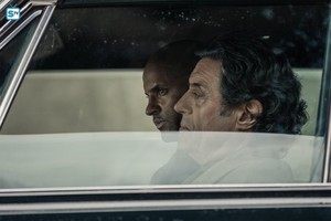  American Gods "Head Full of Snow" (1x03) promotional picture