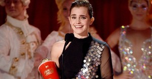  Emma Watson at 엠티비 Movie Awards