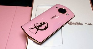 Meitu M8 smartphone with Sailor Moon edition