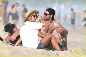  Paul Wesley & Candice King Hang Out at the beach, pwani in Rio!