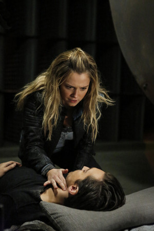  The 100 "The Other Side" (4x11) promotional picture