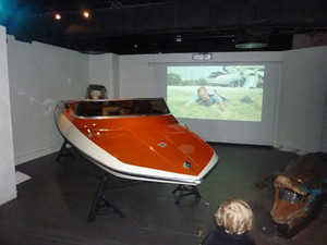  The स्पीडबोट, speedboat From Live And Let Die