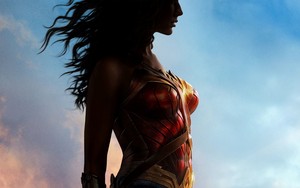  Wonder Woman karatasi la kupamba ukuta