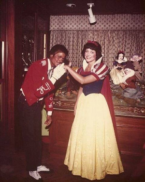  Michael Jackson And Snow White
