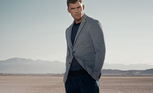  Alan Ritchson for Mr. Porter