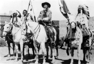  Bill Cody (Buffalo Bill) and NA Indians from his Wild West প্রদর্শনী