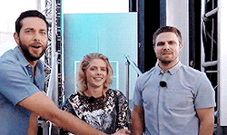  Emily Bett And Stephen Amell at the SYFY special event