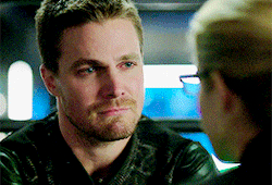 Felicity getting a smile out of Oliver when he’s feeling down.