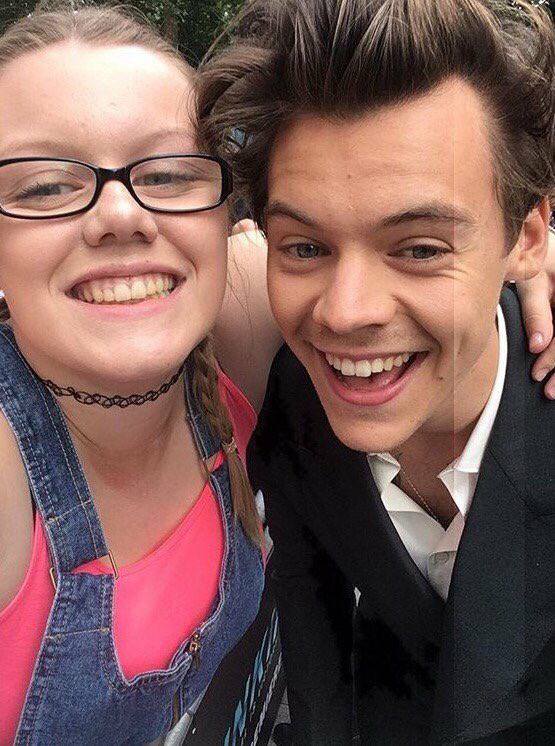  Harry with a ファン at the Dunkirk premiere