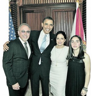  President Barack Obama And The Esteban Family