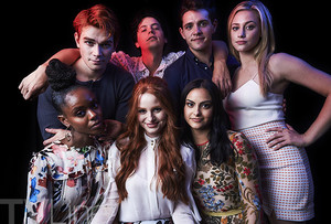  Riverdale Comic Con Cast foto's