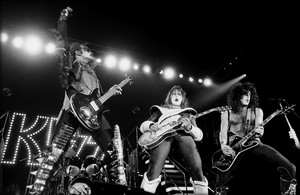  吻乐队（Kiss） ~Los Angeles, California...August 26, 1977