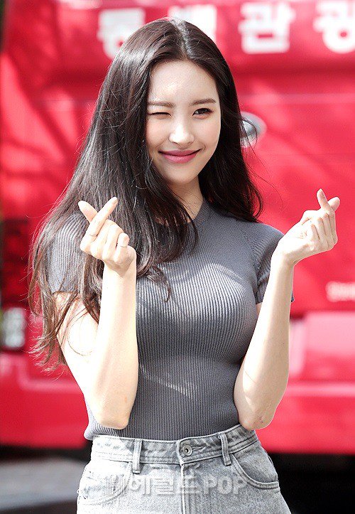 170811 Sunmi @ KBS Building for 'Happy Together 3' recording