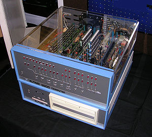  Altair 8800 Personal Computer