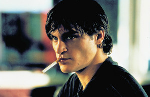 Joaquin Phoenix as Clay Bidwell in Clay Pigeons (1998)