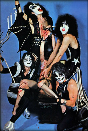  Kiss (NYC) August 23, 1975 w-Megan McCracken