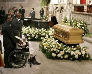  Luther Vandross' Funeral Back In 2005