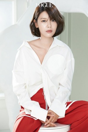  SNSD's Sooyoung for VOGUE Magazine September Issue