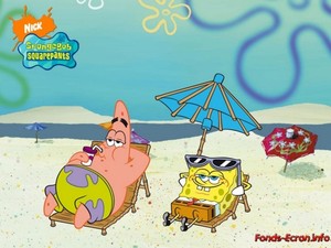  Spongebob and Patrick on a spiaggia