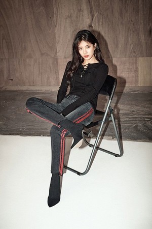 Suzy for 2017 F/W 'GUESS'