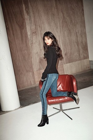  Suzy for 2017 F/W 'GUESS'
