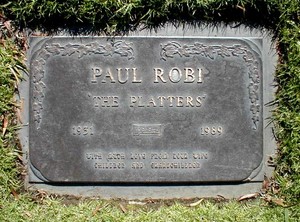  The Gravesite Of Paul Robi