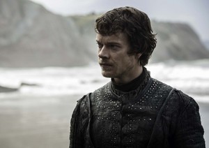  Theon Greyjoy in 'The Spoils of War'