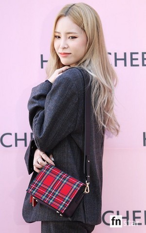  170928 Heize @ HIGH CHEEKS Showroom Opening Event