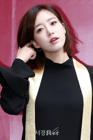 171018 T-ARA's Eunjung @ 2018 S/S HERA Seoul Fashion Week - ROMANCHIC Collection