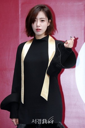  171018 T-ARA's Eunjung @ 2018 S/S HERA Seoul Fashion Week - ROMANCHIC Collection