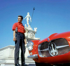  Clint Eastwood in a modeling shoot for the 1956 Maserati A6G 2000 Zagato কুপ