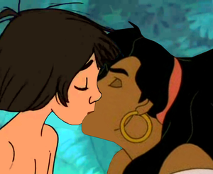  Esmeralda And Mowgli's Big baciare