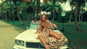  Jennifer Lopez in “Ni tú ni yo” Musica video
