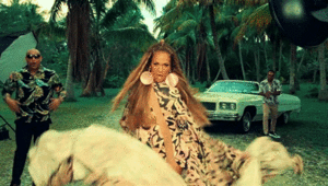  Jennifer Lopez in “Ni tú ni yo” âm nhạc video