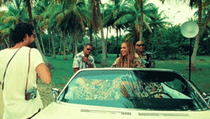  Jennifer Lopez in “Ni tú ni yo” musique video