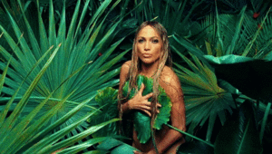  Jennifer Lopez in “Ni tú ni yo” Музыка video