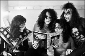  吻乐队（Kiss） ~Long Beach, California...May 31, 1974