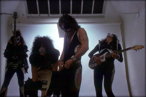  KISS ~Los Angeles, California…May 30, 1975 (White Room session)