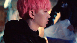  Kihyun with गुलाबी Hair