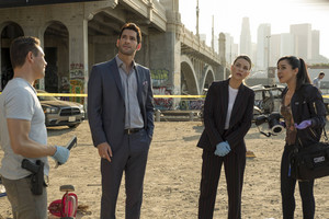  Lucifer “The One With The Baby Carrot” (3x02) promotional picture