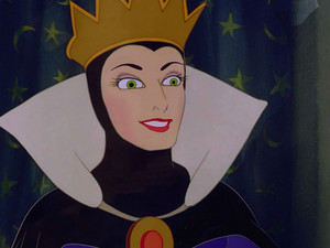  퀸 Grimhilde/The Evil 퀸 with a friendly smile