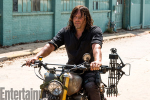  Season 8 Promotional foto ~ Daryl