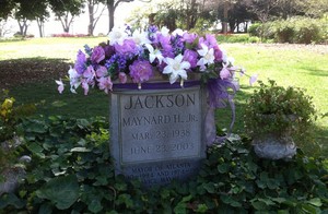  The Gravesite Of Maynard Jackson