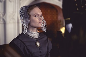  Victoria "The Sins of the Father" (2x04) promotional picture